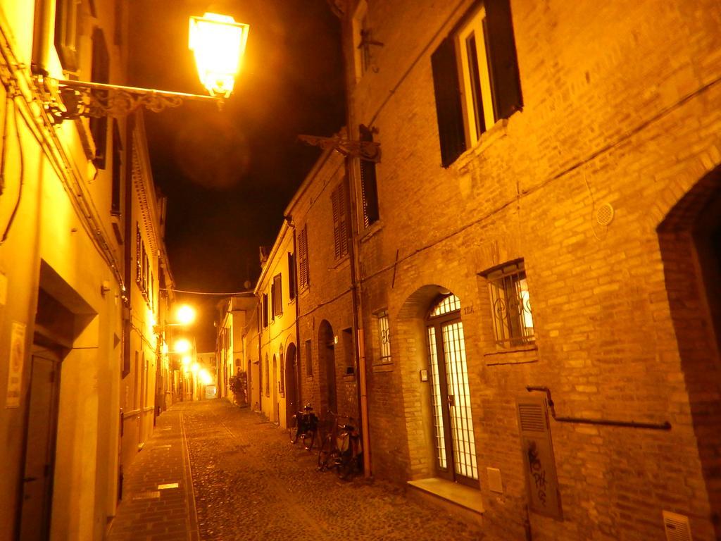 Apartamento La Casa Degli Zii Ferrara Exterior foto