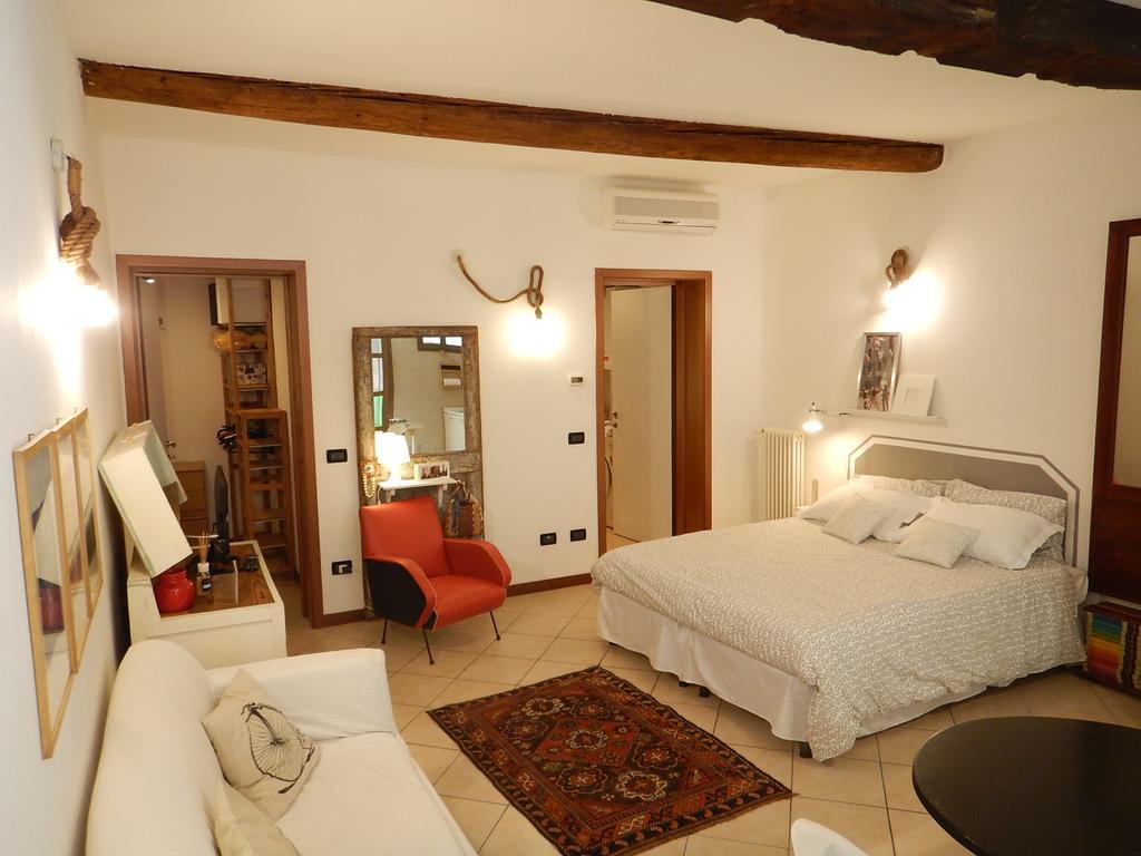 Apartamento La Casa Degli Zii Ferrara Exterior foto