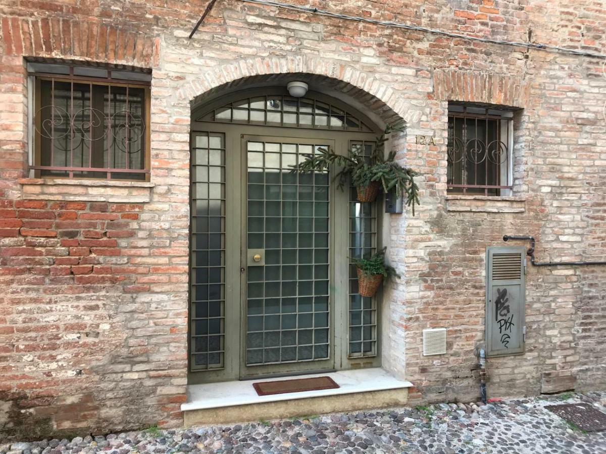 Apartamento La Casa Degli Zii Ferrara Exterior foto